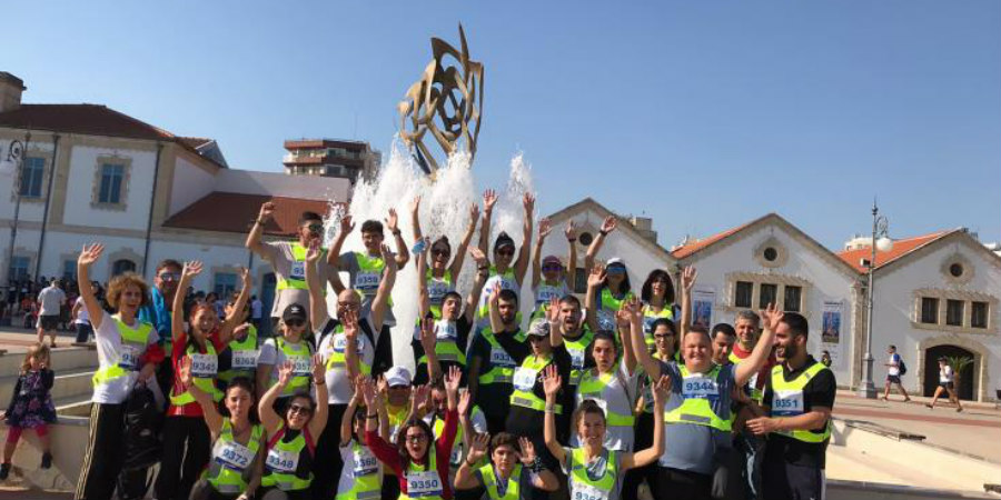 Ατομα με οπτική αναπηρία συμμετείχαν στον 3ο Radisson Blu Διεθνή Μαραθώνιο Λάρνακας